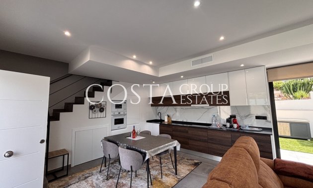 Resale - Villa -
Orihuela Costa - Villamartin