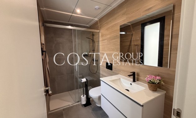 Resale - Villa -
Orihuela Costa - Villamartin