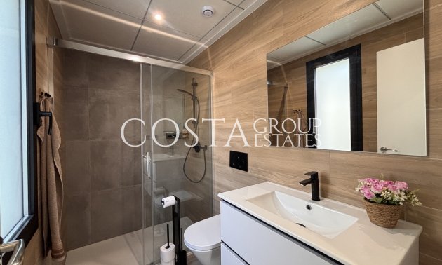 Resale - Villa -
Orihuela Costa - Villamartin