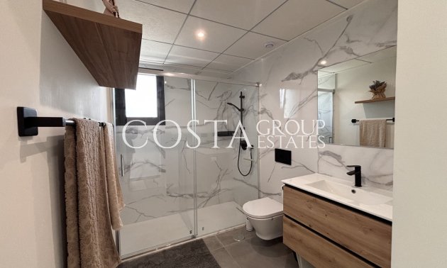 Resale - Villa -
Orihuela Costa - Villamartin