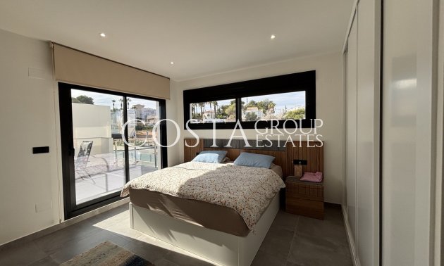 Resale - Villa -
Orihuela Costa - Villamartin