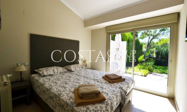 Resale - Villa -
Orihuela Costa - Las Colinas Golf