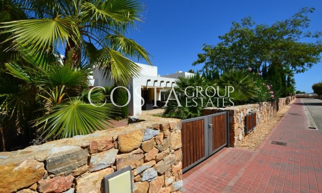 Resale - Villa -
Orihuela Costa - Las Colinas Golf