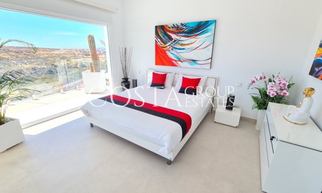 Resale - Villa -
San Fulgencio - La Marina