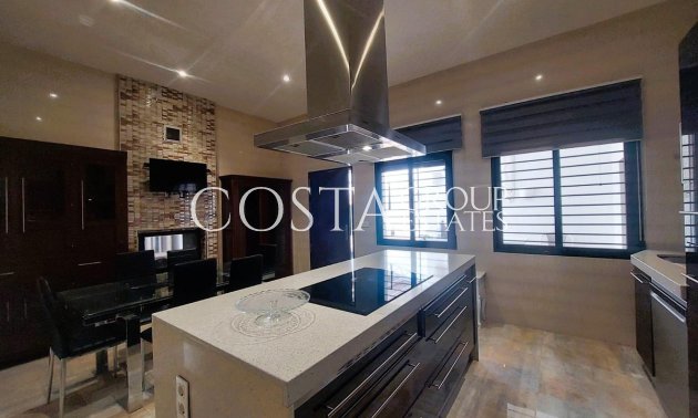 Resale - Villa -
Pilar de la Horadada - Torre De La Horadada