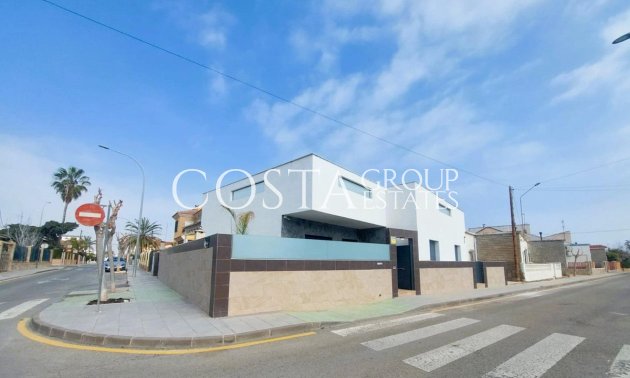 Resale - Villa -
Pilar de la Horadada - Torre De La Horadada