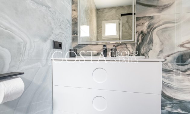 Resale - House -
Orihuela Costa - Punta Prima