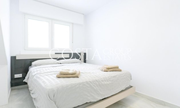 Resale - House -
Orihuela Costa - Punta Prima