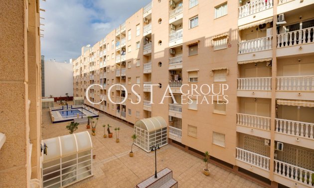 Resale - Apartments -
Torrevieja - Playa del Cura