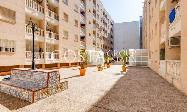 Resale - Apartments -
Torrevieja - Playa del Cura