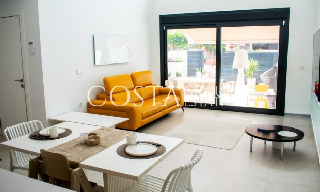 Odsprzedaż - Willa -
Formentera de Segura