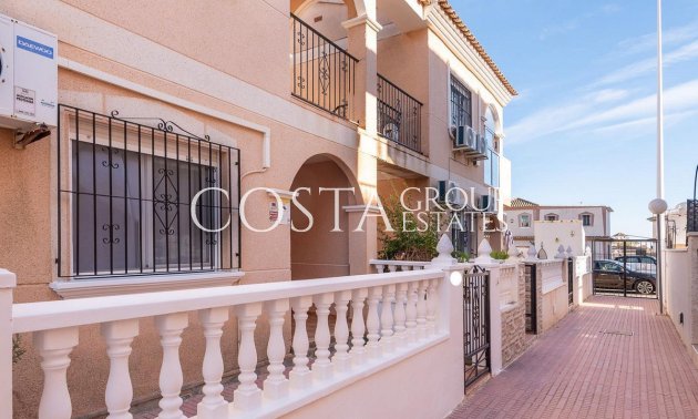 Resale - Apartments -
Orihuela Costa - La Zenia