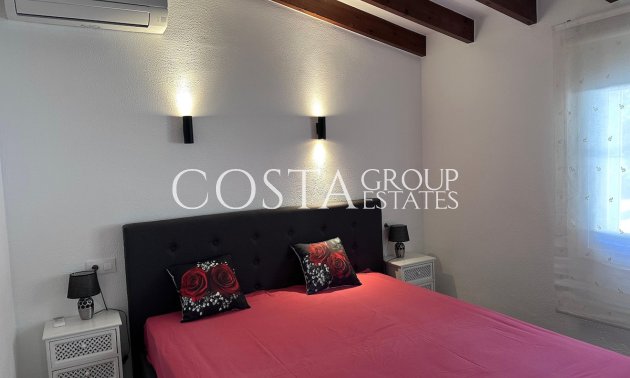 Resale - Villa -
Teulada - Moraira