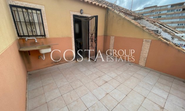 Resale - House -
Torrevieja - La Mata