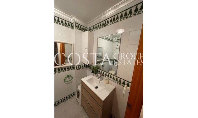 Resale - House -
Torrevieja - La Mata