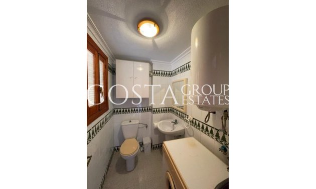 Resale - House -
Torrevieja - La Mata