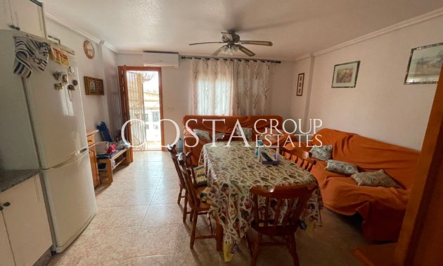 Resale - House -
Torrevieja - La Mata