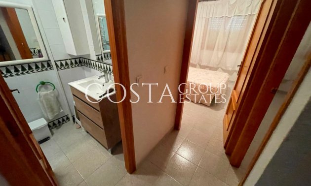 Resale - House -
Torrevieja - La Mata