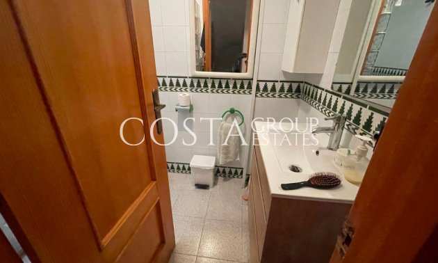 Resale - House -
Torrevieja - La Mata
