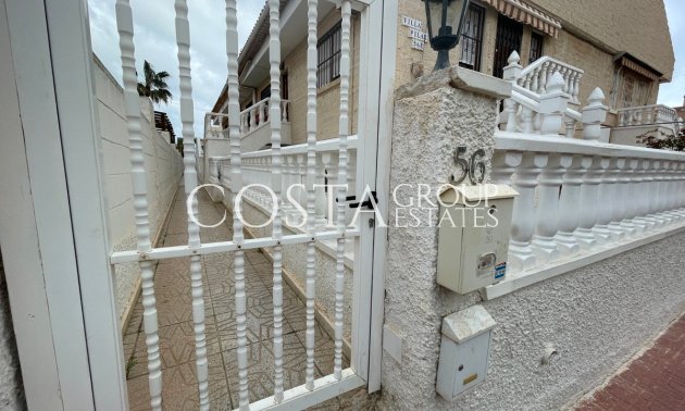 Resale - House -
Torrevieja - La Mata