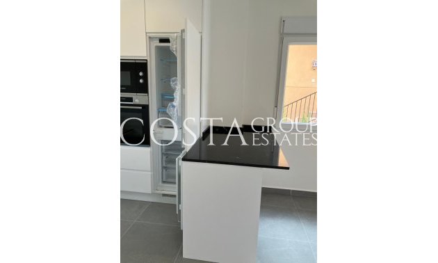 Nowy budynek - Willa -
La Romana