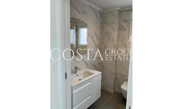 Nowy budynek - Willa -
La Romana