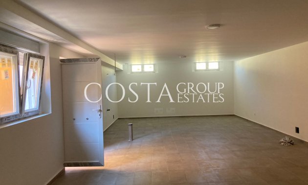 Nowy budynek - Willa -
La Romana