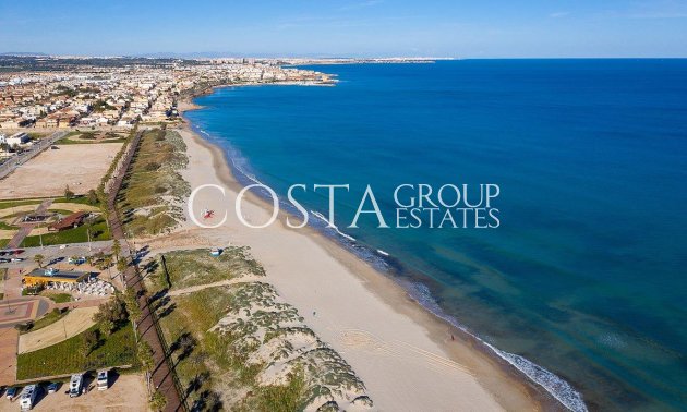 Nowy budynek - Willa -
Pilar de la Horadada - Pilar De La Horadada