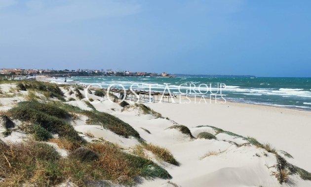 Nowy budynek - Willa -
Pilar de la Horadada - Pilar De La Horadada