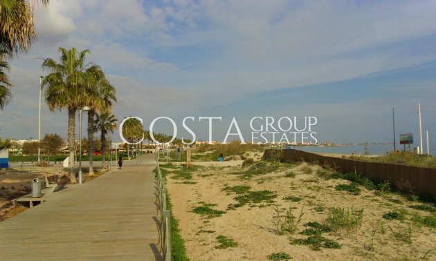 Nowy budynek - Willa -
Pilar de la Horadada - Pilar De La Horadada