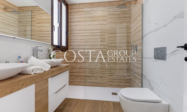 Neue Gebäude - Villa -
Finestrat