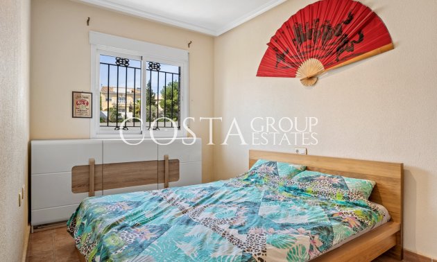 Herverkoop - Villa -
Orihuela Costa - Castillo de Don Juan