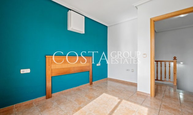 Herverkoop - Villa -
Orihuela Costa - Castillo de Don Juan