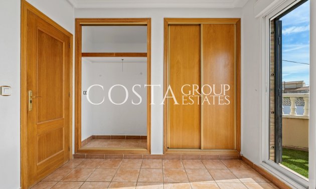 Herverkoop - Villa -
Orihuela Costa - Castillo de Don Juan