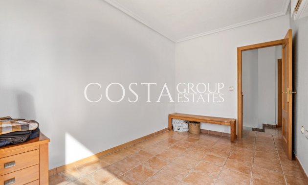 Herverkoop - Villa -
Orihuela Costa - Castillo de Don Juan