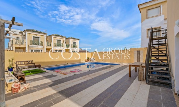 Herverkoop - Villa -
Orihuela Costa - Castillo de Don Juan
