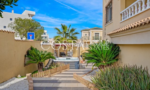 Herverkoop - Villa -
Orihuela Costa - Castillo de Don Juan