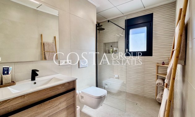 Neue Gebäude - Villa -
Rafal