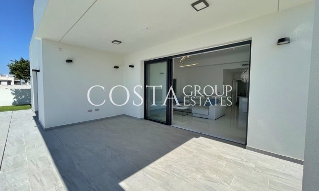 Neue Gebäude - Villa -
Rafal