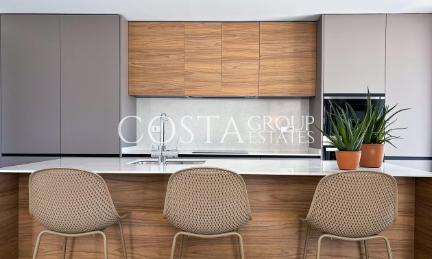 Nowy budynek - Willa -
Polop - PAU 1