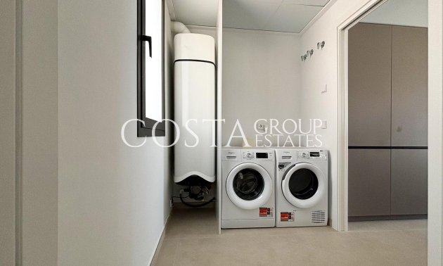 Nowy budynek - Willa -
Polop - PAU 1