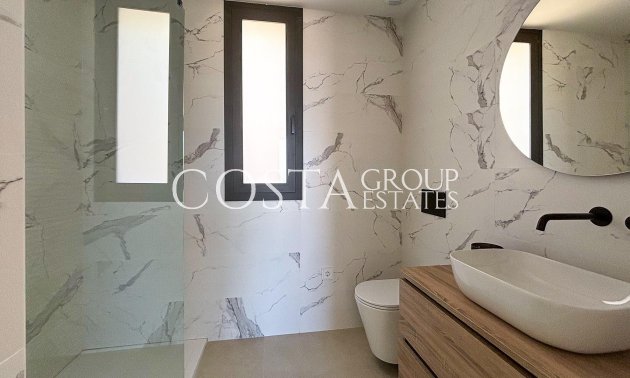 Nowy budynek - Willa -
Polop - PAU 1