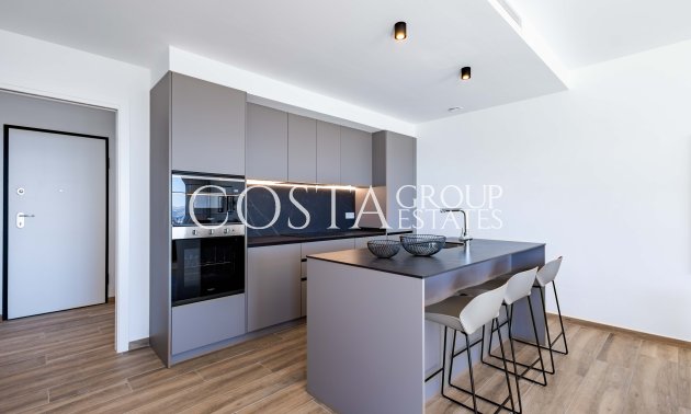 Nowy budynek - Willa -
Polop