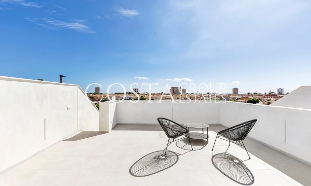 Nowy budynek - Willa -
Los Alcazares - Los Alcázares