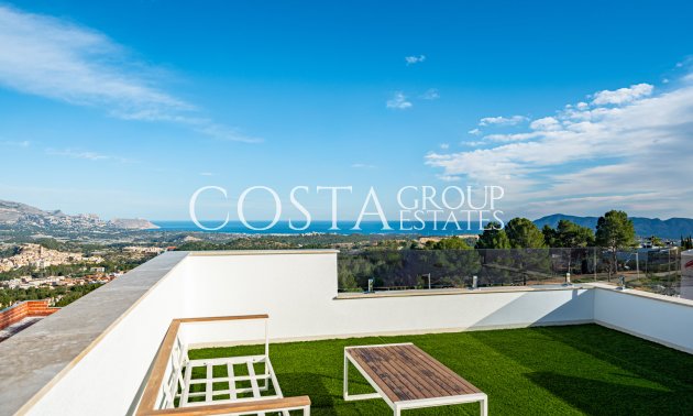 Nowy budynek - Willa -
Polop