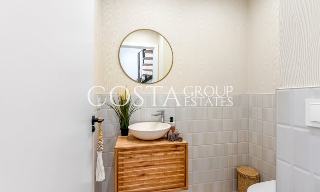 Neue Gebäude - Villa -
Dolores