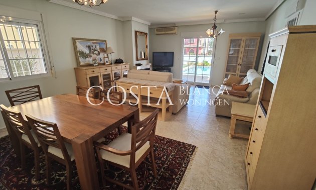 Herverkoop - Villa -
Orihuela Costa - La Zenia