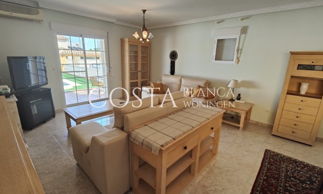Herverkoop - Villa -
Orihuela Costa - La Zenia