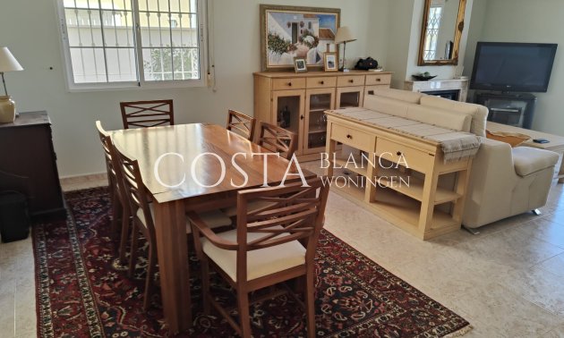 Herverkoop - Villa -
Orihuela Costa - La Zenia