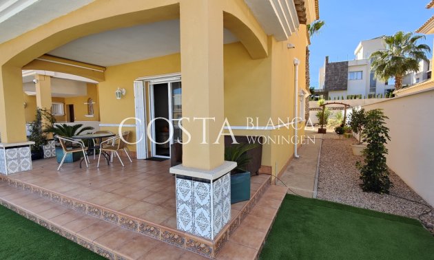 Herverkoop - Villa -
Orihuela Costa - La Zenia